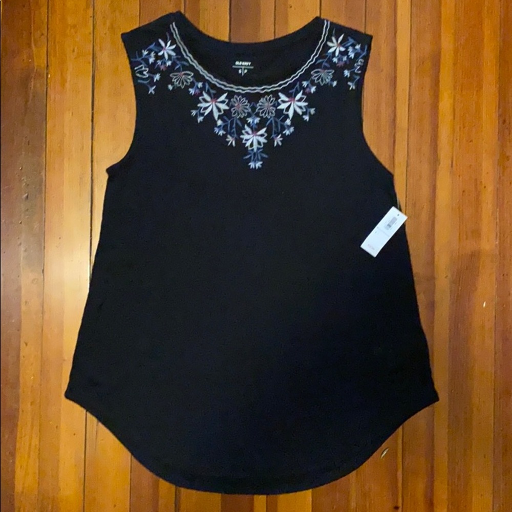 NWT: Old Navy embroidered floral sleeveless top
